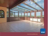 Titelbild für GRUNDSTÜCK UND GEBÄUDE: Auf dem 805 m² großen Grundstück am